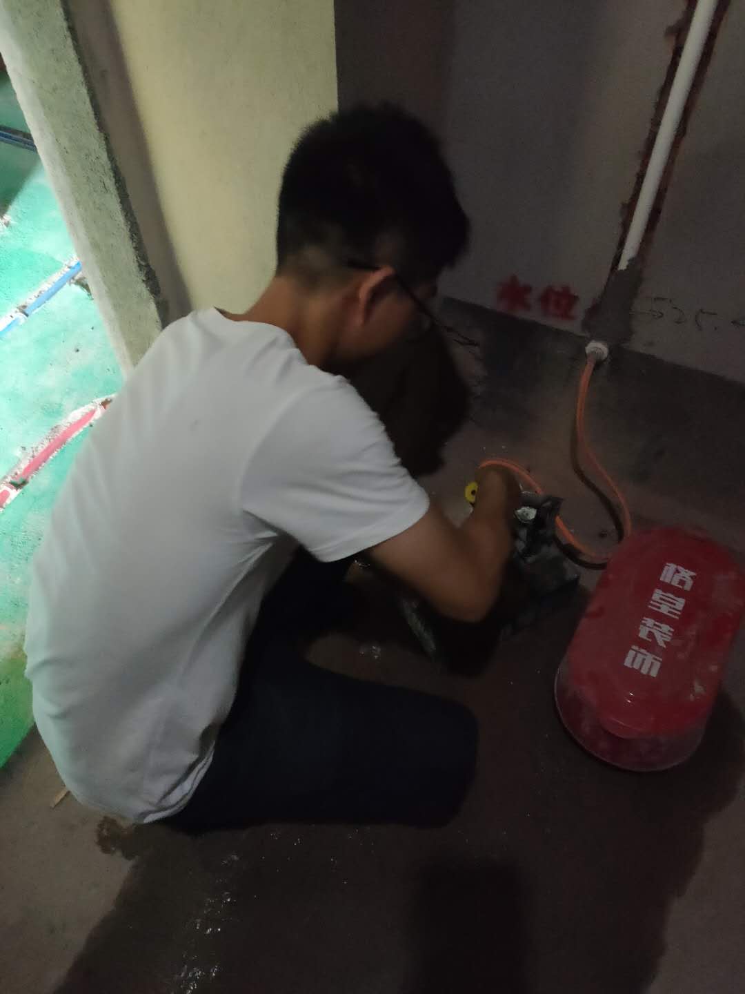 aa2f9c7d6f1006e96b1de76fcafbde7.jpg