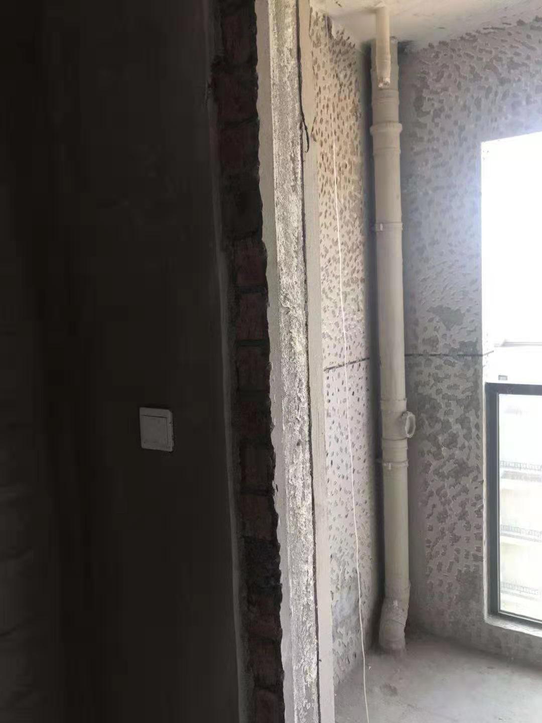 ����ǽ���Ӵ�����ǽ��ˢ��������׼������������˿���������·�ˢ