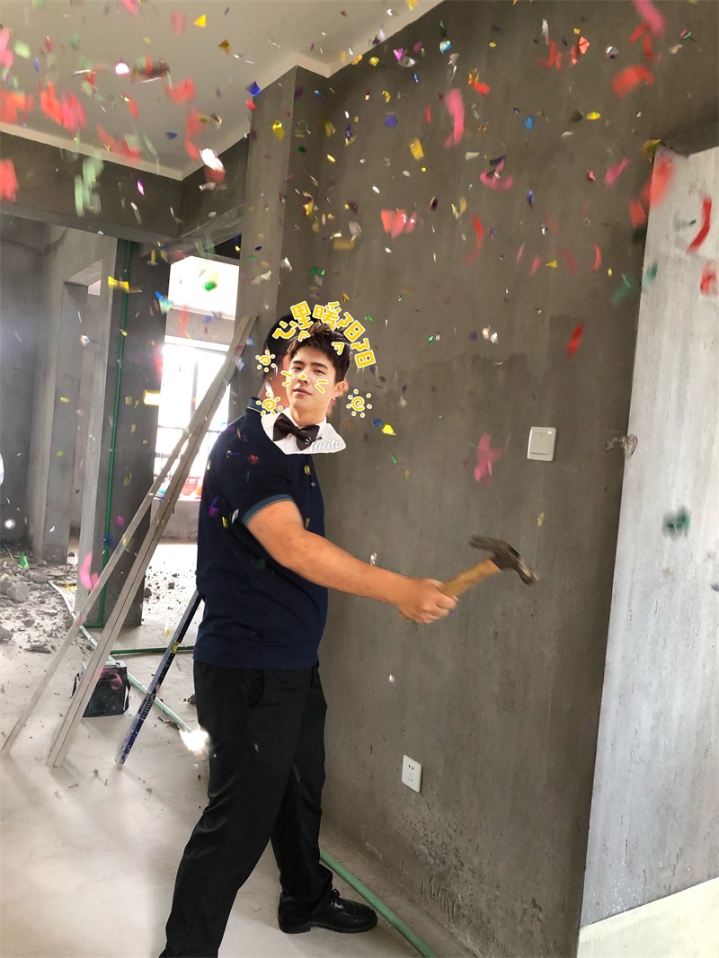 ҵ�����˼ᶨ�������˿����󴸣�˧��