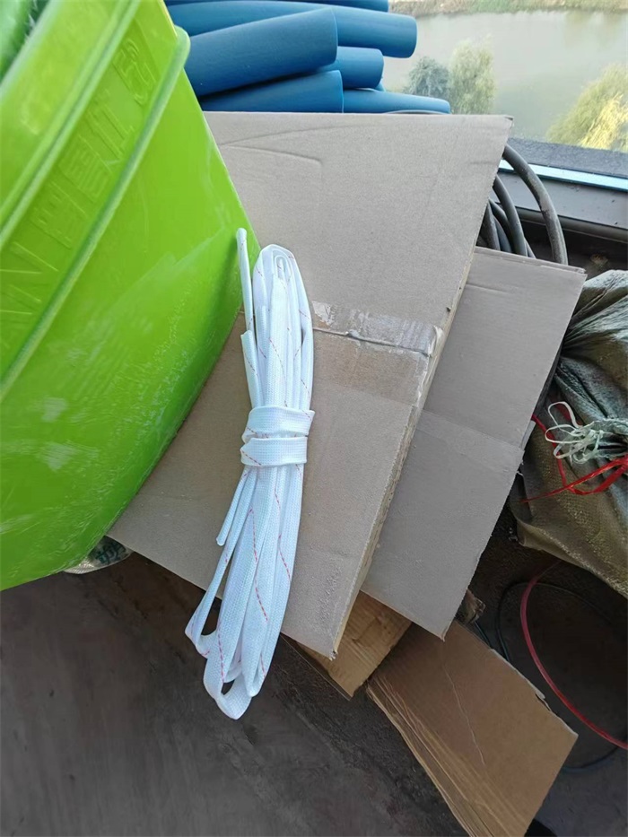 7e86e50a4b9ae86d9fa8e6bf1acf558.jpg