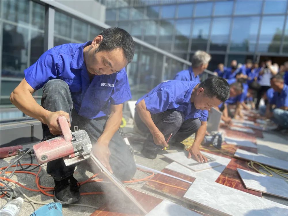 ��װ�����ִ���������Ⱥ�����ԣ������񳯣�